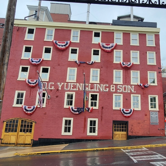 Autographed by Billionaire Dick Yuengling Offical Baseball of Yuengling - Picture 9 of 9